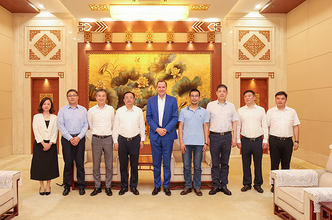 靖江市委書記張長平會見Philip